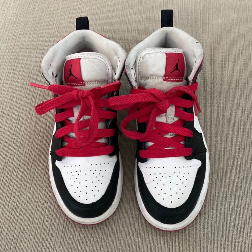 Jordan 1 Mid